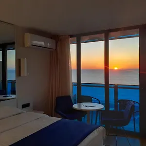 شقة فندقية Only Front Sea View, No Side View, Wonderful Panorama, High Floor, Location Guarantee, باتومي
